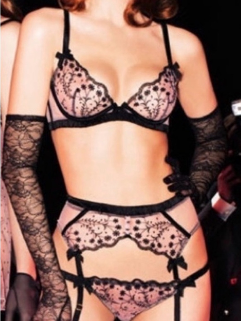 Agent Provocateur Ambrose Delicate Pink & Black Lace Lingerie Set Intimates NWT
